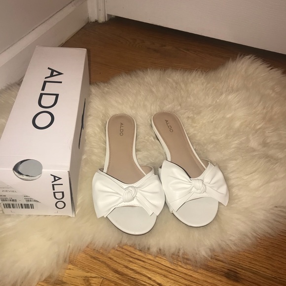 Aldo Sandals - Picture 1 of 3